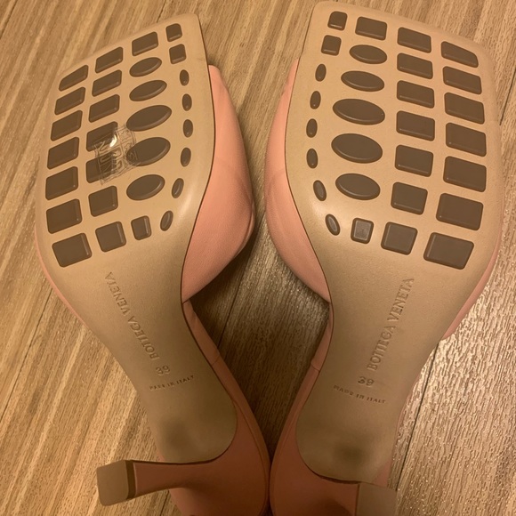 AUTHENTIC BOTTEGA VENETA LIDO PADDED RUBBER SANDAL MULES COLOR PEACHY NEW SZ 39 - Picture 4 of 8